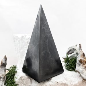 Пирамида Шунгит 8 см