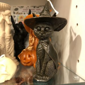 фигурная свеча кот помощник ведьмы